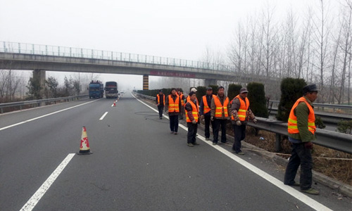 江苏盐徐高速公路采用裂缝修补胶灌缝胶修补