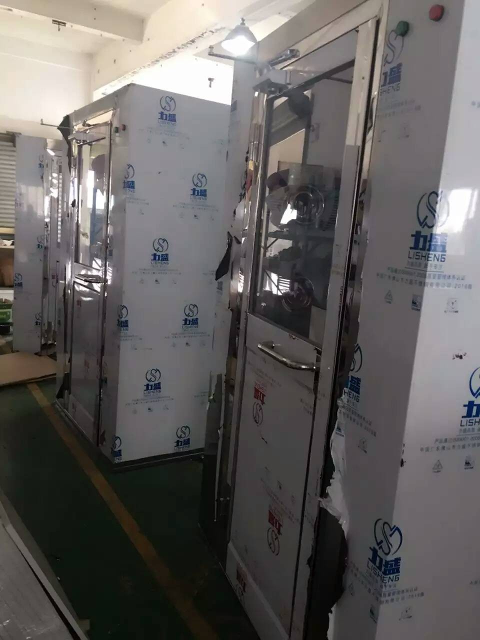 大量单人双吹1.jpg 大量单人双吹1.jpg