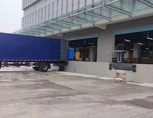 上海固定登车桥品牌企业 苏州卓钢升降机械供应