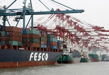 世界集装箱港口排名_港口集装箱图片(2)