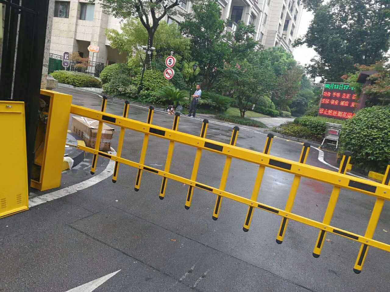 苏州小区道闸安装