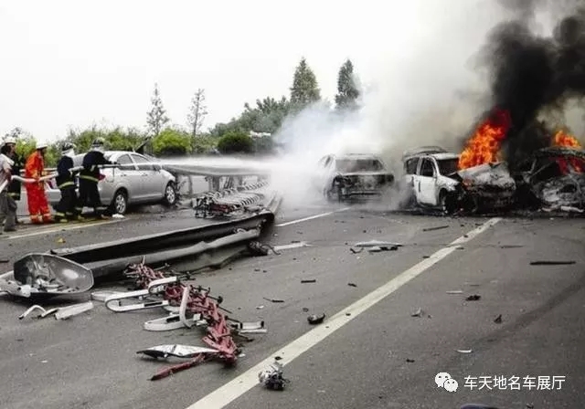 深圳高速爆胎_車天地