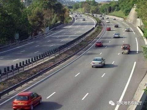 深圳車天地名車展廳_車天地