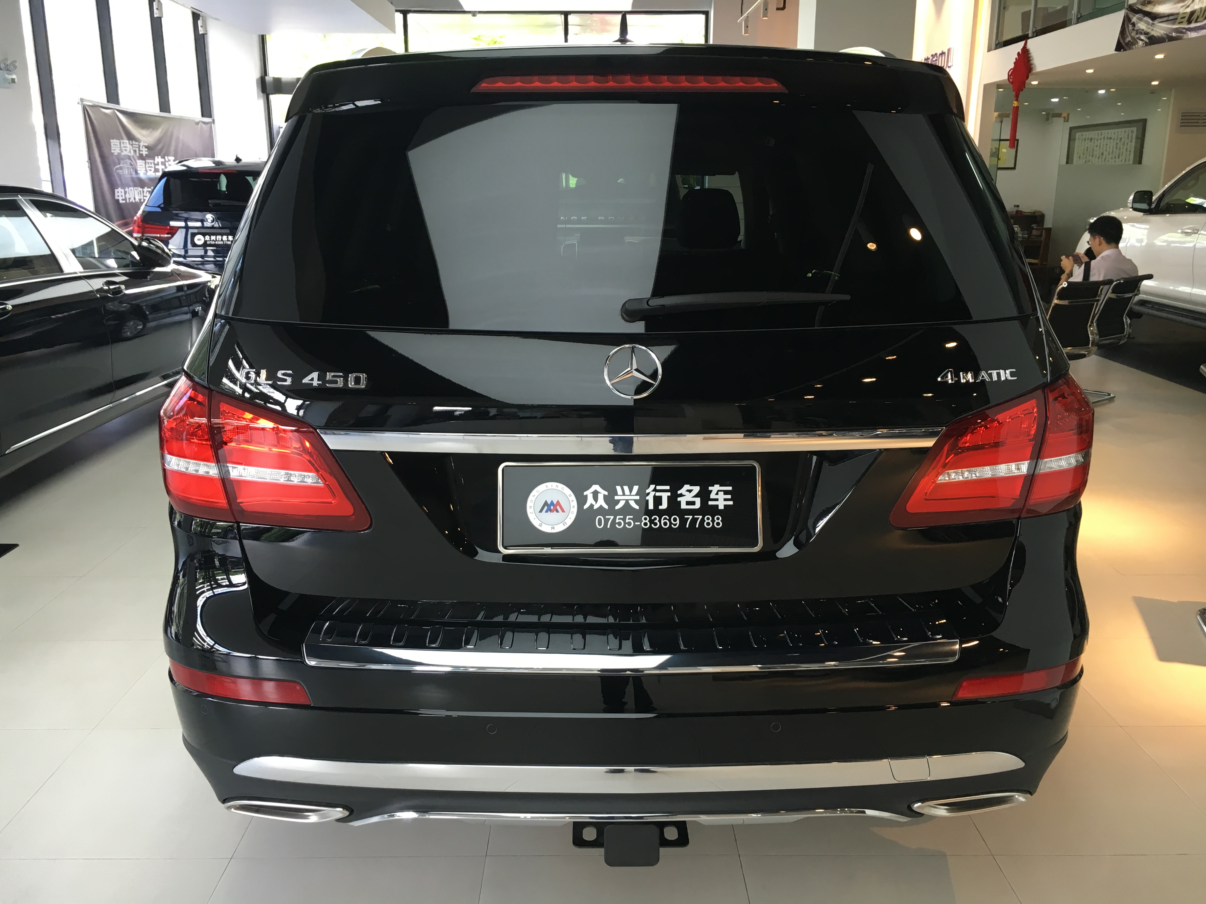 奔馳GLS450與奔馳GLS400的區(qū)別